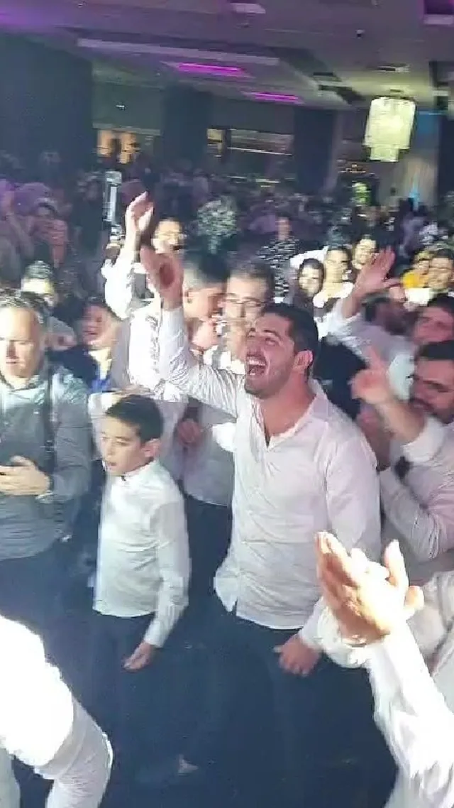 תצוגה מקדימה לסרטון של יוסי אזולאי מאירוע, שפורסם באינסטגרם ב־4 באוגוסט 2021