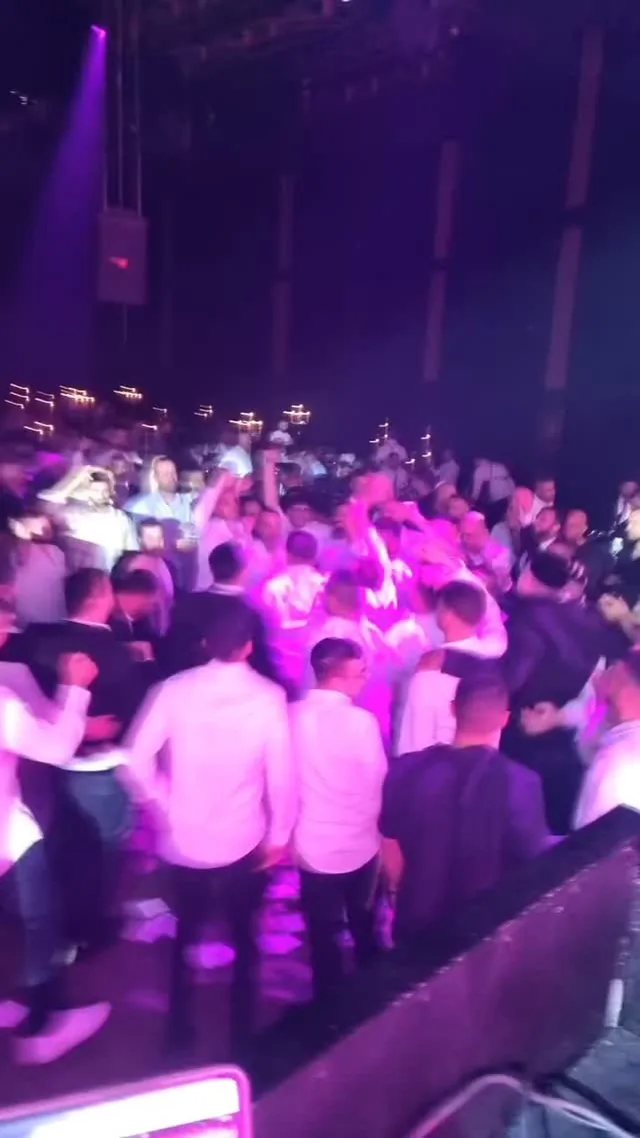 תצוגה מקדימה לריל של יוסי אזולאי מאירוע, שפורסם באינסטגרם ב־23 במרץ 2025