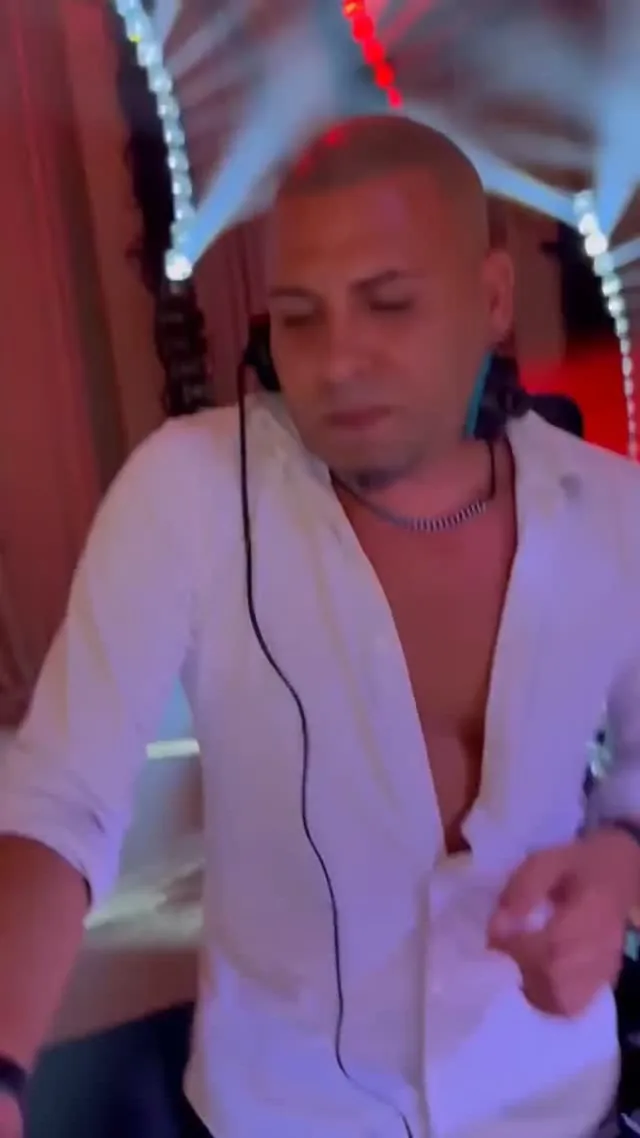 תצוגה מקדימה לריל של יוסי אזולאי מאירוע, שפורסם באינסטגרם ב־9 באוגוסט 2025